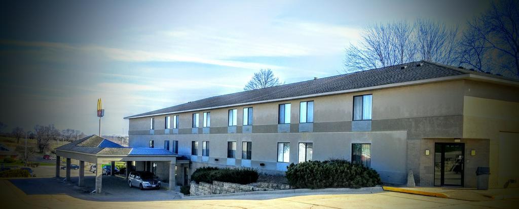 Econo Lodge Maquoketa Exterior photo