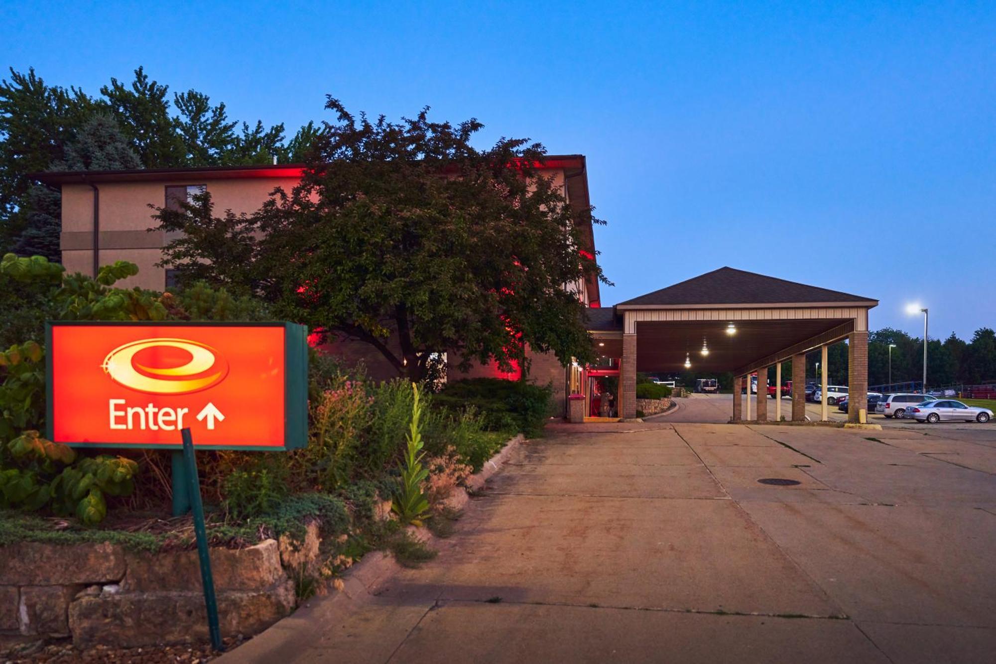 Econo Lodge Maquoketa Exterior photo
