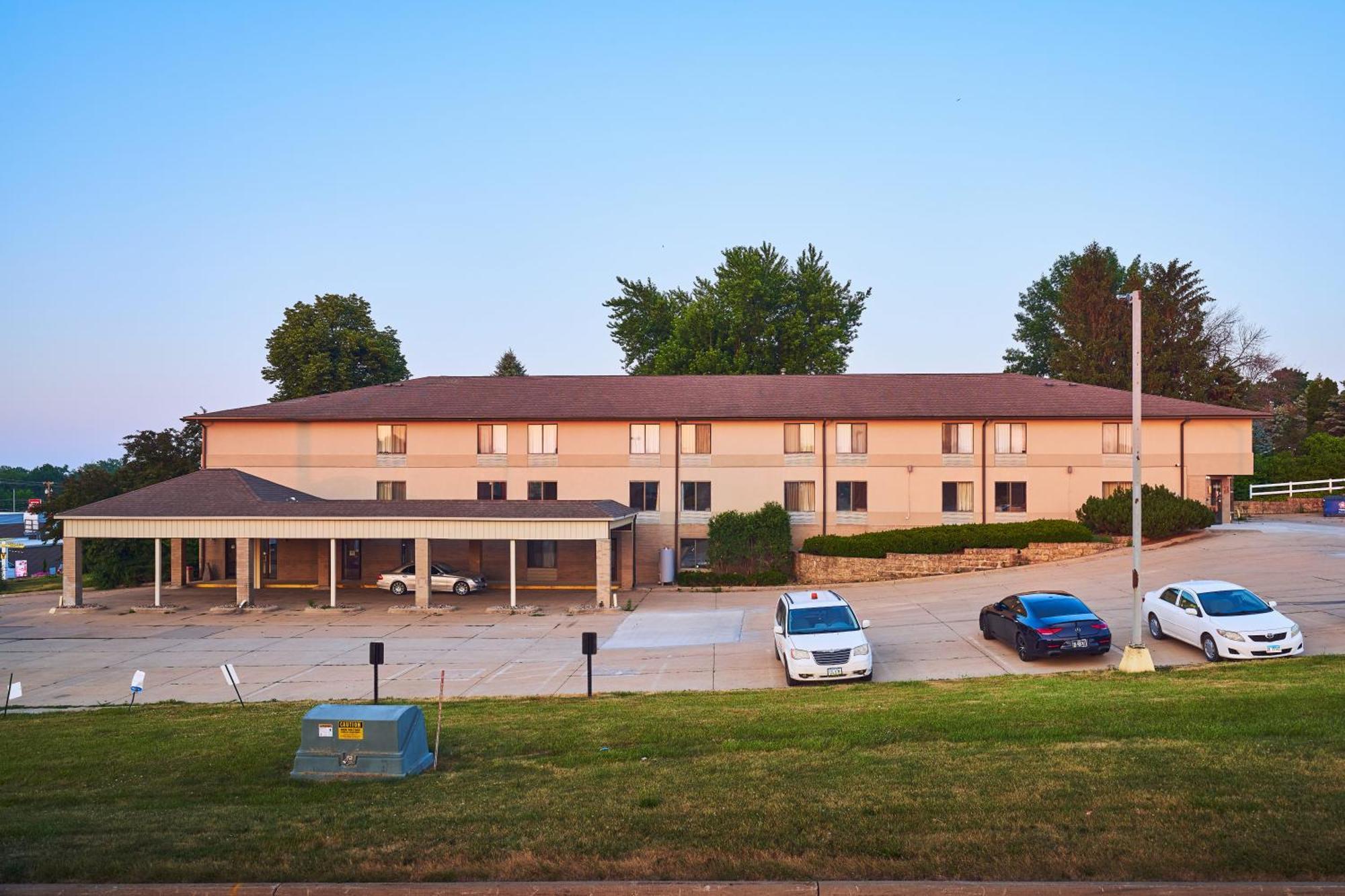 Econo Lodge Maquoketa Exterior photo