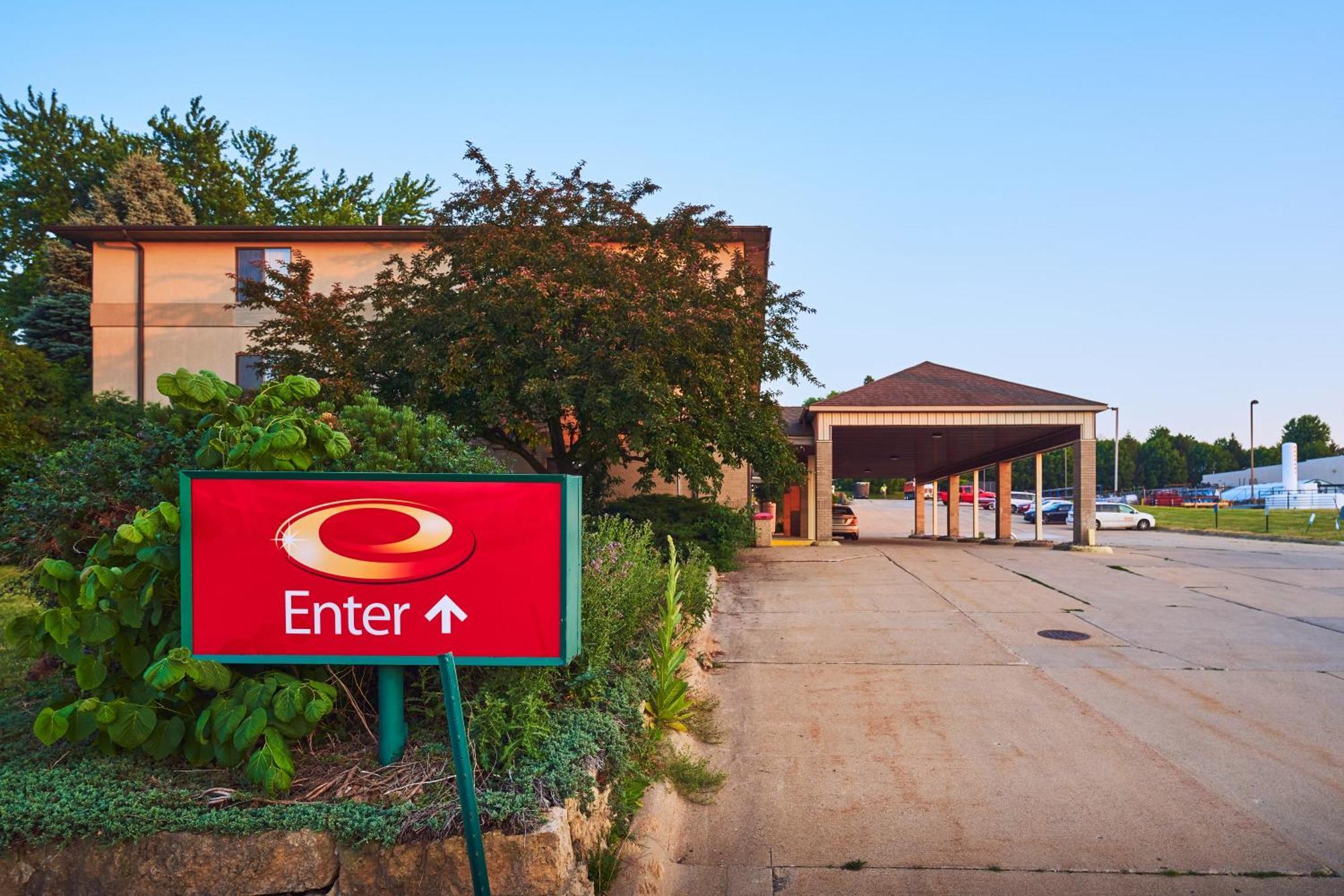 Econo Lodge Maquoketa Exterior photo