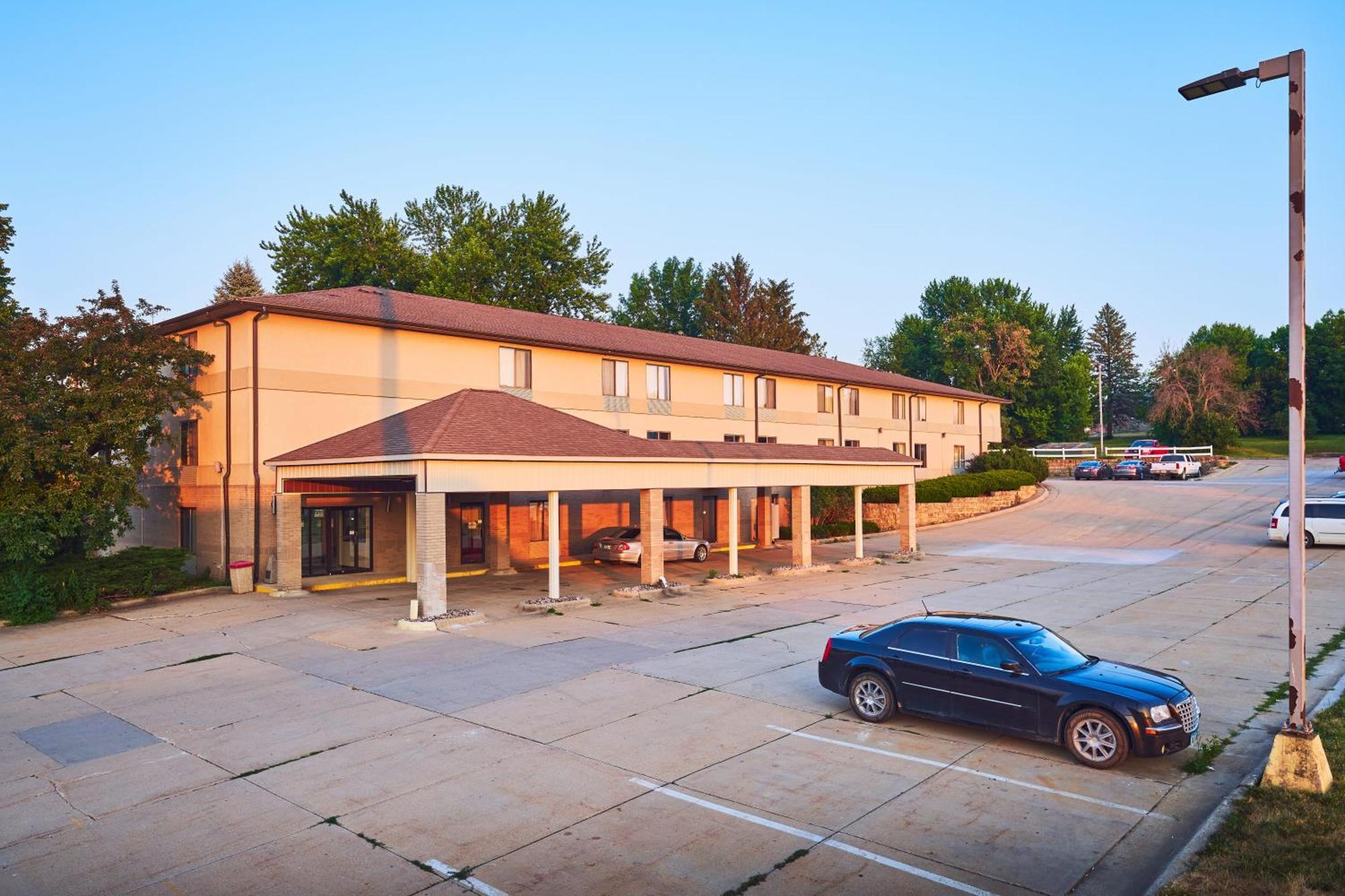 Econo Lodge Maquoketa Exterior photo